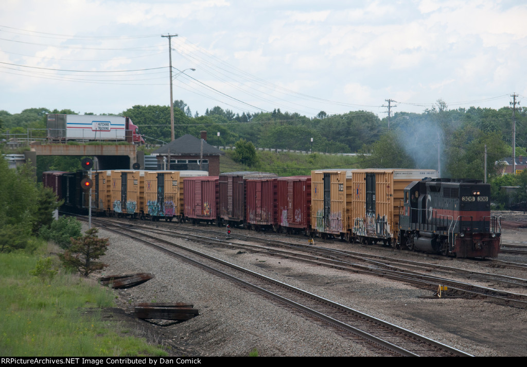 PO-3 306 Arrives at Rigby Yard